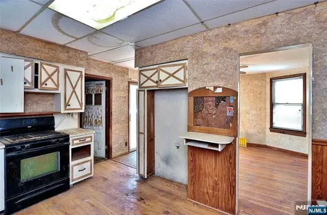 164 Clay Avenue Roselle Park NJ 07204