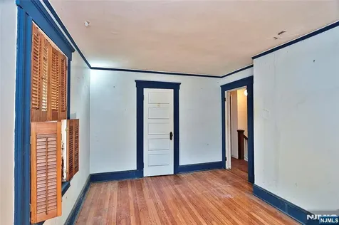 164 Clay Avenue Roselle Park NJ 07204