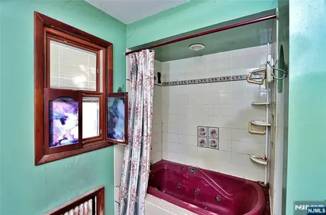 164 Clay Avenue Roselle Park NJ 07204