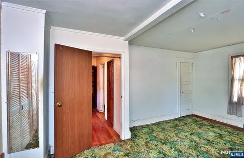 164 Clay Avenue Roselle Park NJ 07204