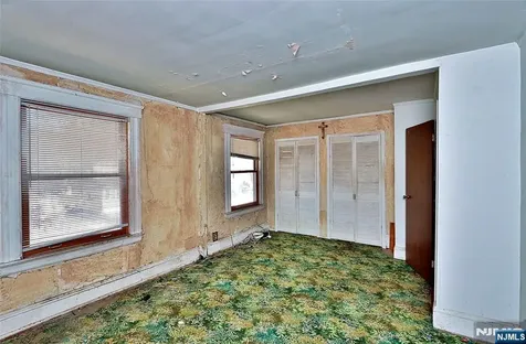 164 Clay Avenue Roselle Park NJ 07204