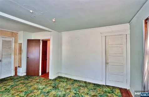 164 Clay Avenue Roselle Park NJ 07204