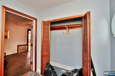 164 Clay Avenue Roselle Park NJ 07204