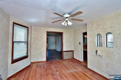 164 Clay Avenue Roselle Park NJ 07204