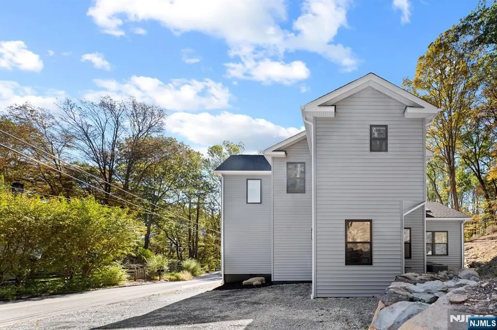 1 Four Corners Road Blairstown NJ 07825