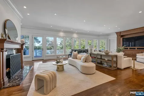 907 Scioto Drive Franklin Lakes NJ 07417