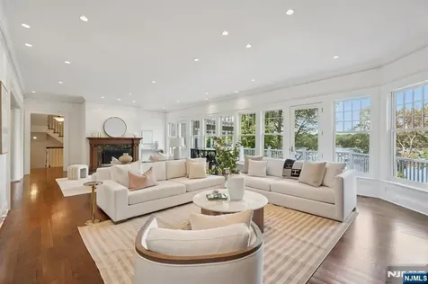 907 Scioto Drive Franklin Lakes NJ 07417