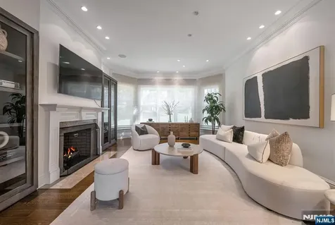907 Scioto Drive Franklin Lakes NJ 07417