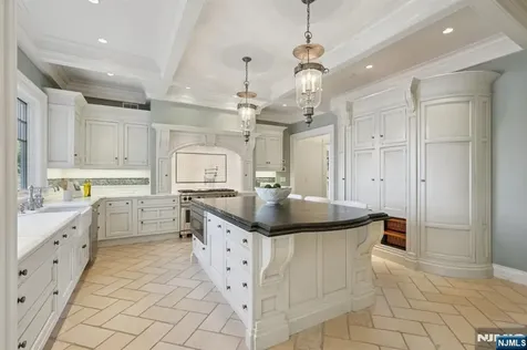 907 Scioto Drive Franklin Lakes NJ 07417