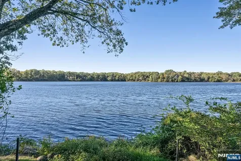 907 Scioto Drive Franklin Lakes NJ 07417