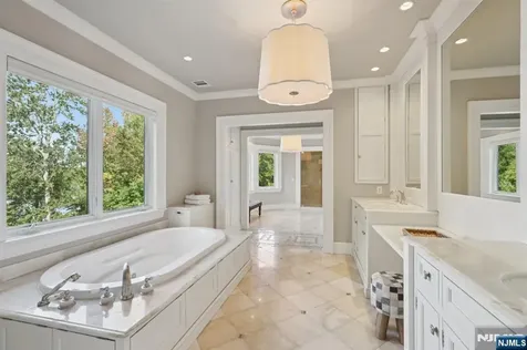 907 Scioto Drive Franklin Lakes NJ 07417