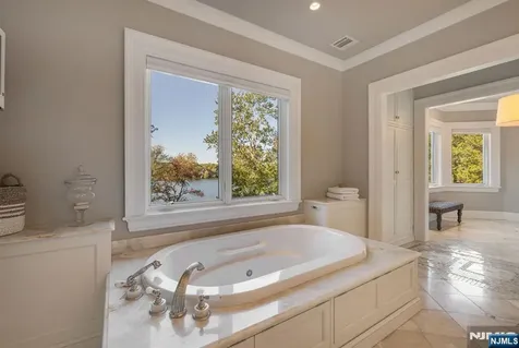 907 Scioto Drive Franklin Lakes NJ 07417