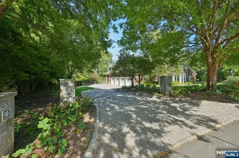 907 Scioto Drive Franklin Lakes NJ 07417
