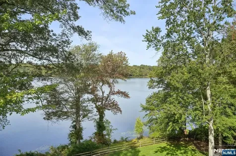 907 Scioto Drive Franklin Lakes NJ 07417