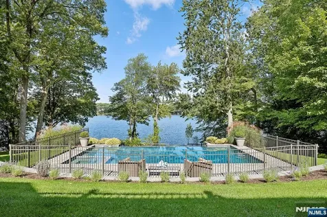 907 Scioto Drive Franklin Lakes NJ 07417