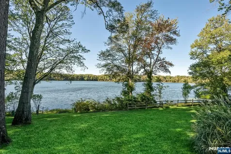 907 Scioto Drive Franklin Lakes NJ 07417