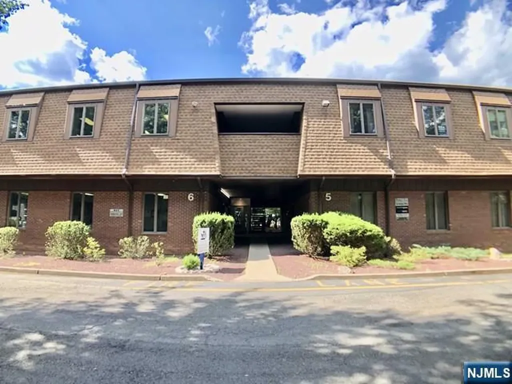 180 Old Tappan Road Old Tappan NJ 07675