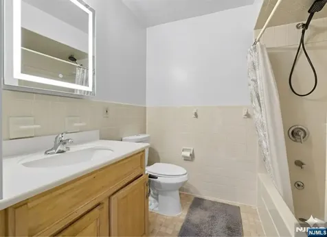 60 Garden Avenue Woodland Park NJ 07424