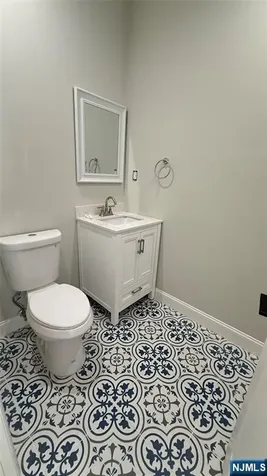 761 6th River Edge NJ 07661