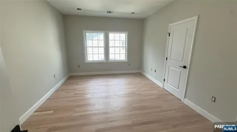 761 6th River Edge NJ 07661