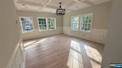 761 6th River Edge NJ 07661