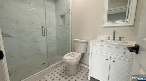 761 6th River Edge NJ 07661