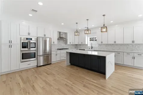 712 6th Avenue River Edge NJ 07661