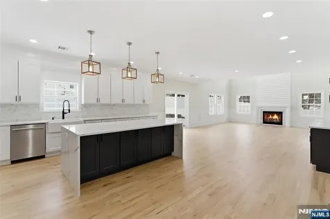 712 6th Avenue River Edge NJ 07661