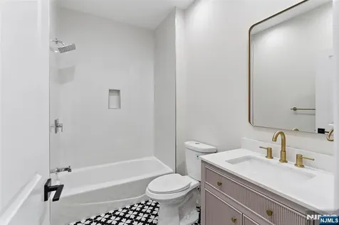 712 6th Avenue River Edge NJ 07661