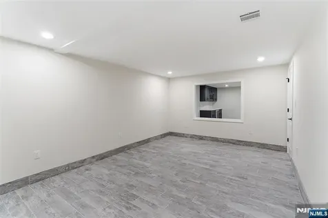712 6th Avenue River Edge NJ 07661