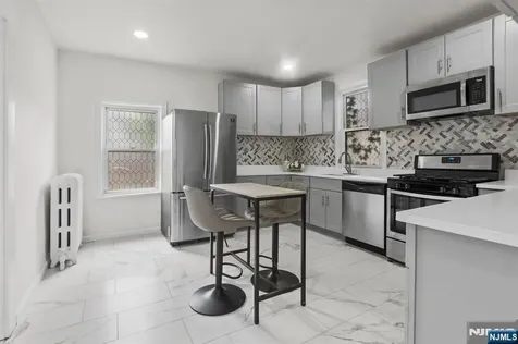 10 E 45th Street Bayonne NJ 07002