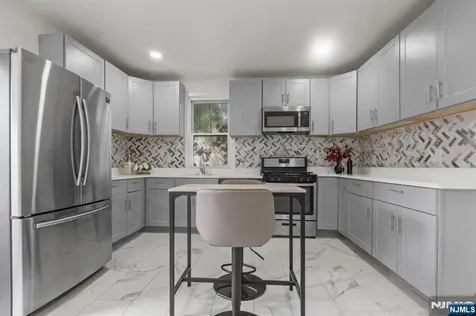 10 E 45th Street Bayonne NJ 07002