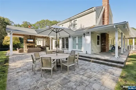 5 Academy Road Ho-ho-kus NJ 07423