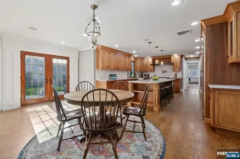 5 Academy Road Ho-ho-kus NJ 07423