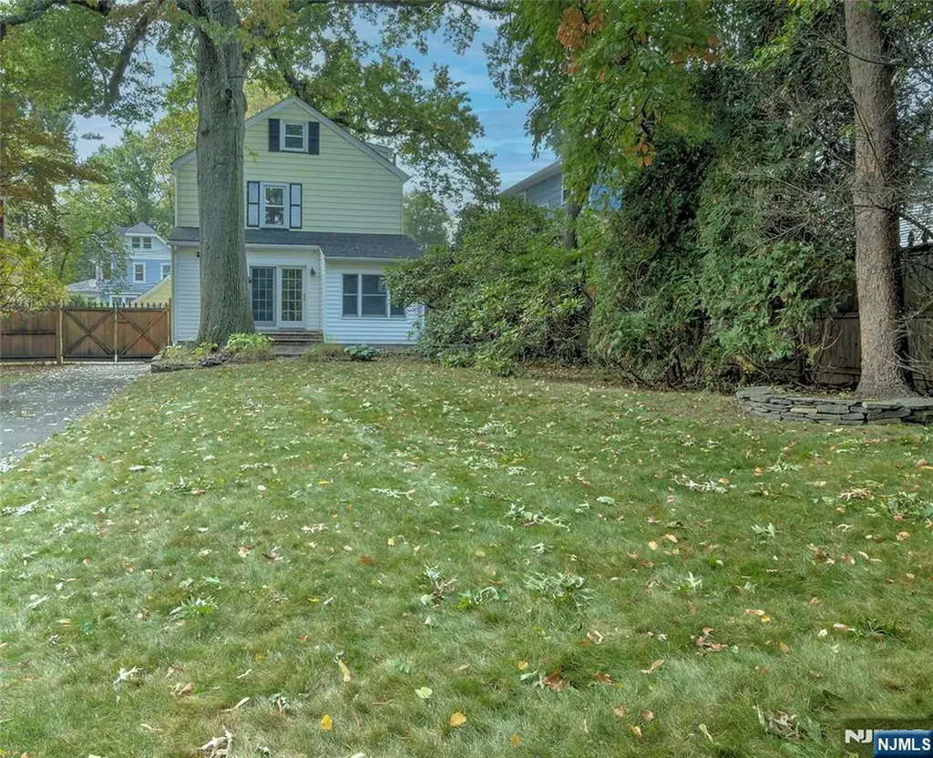 25 Sunset Avenue Bloomfield NJ 07003