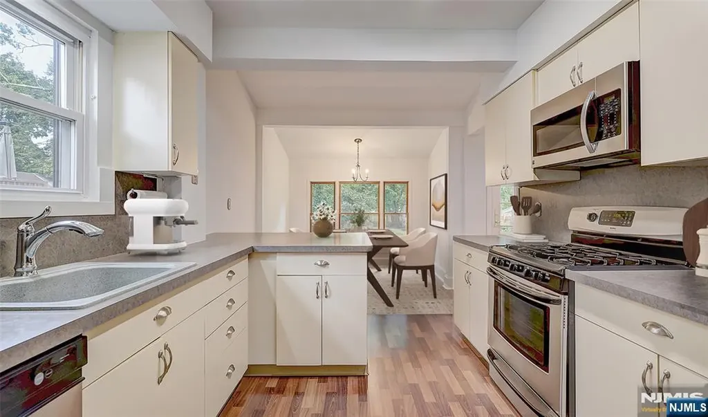 25 Sunset Avenue Bloomfield NJ 07003