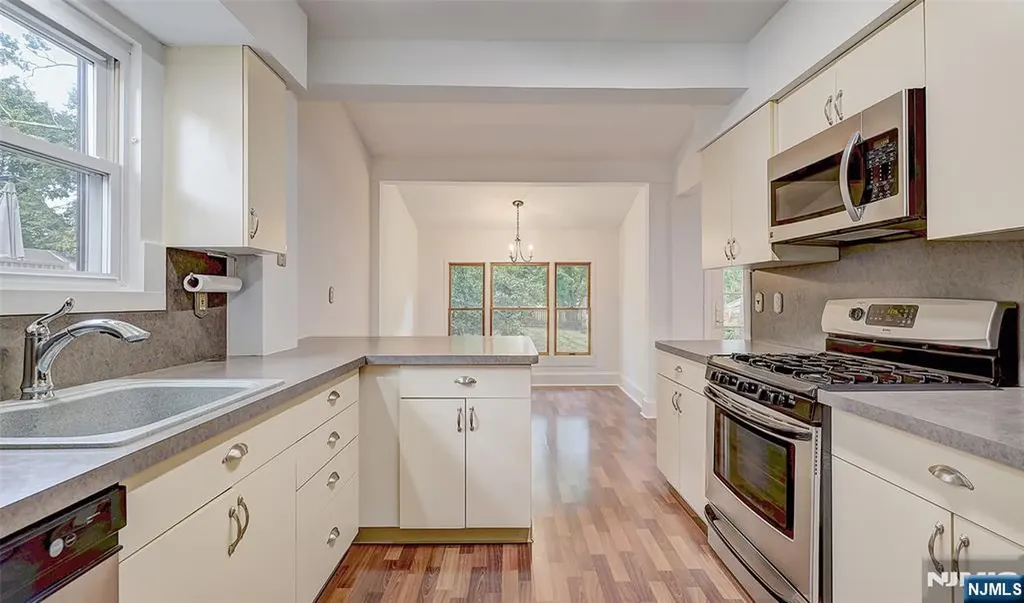 25 Sunset Avenue Bloomfield NJ 07003