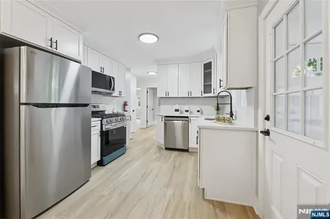 6 Tamarack Trail Hardyston NJ 07460