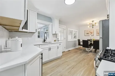 6 Tamarack Trail Hardyston NJ 07460