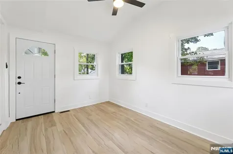 6 Tamarack Trail Hardyston NJ 07460