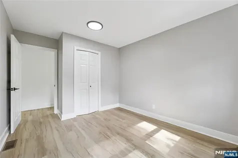 6 Tamarack Trail Hardyston NJ 07460