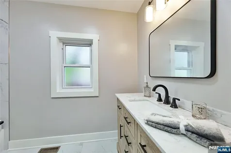 6 Tamarack Trail Hardyston NJ 07460