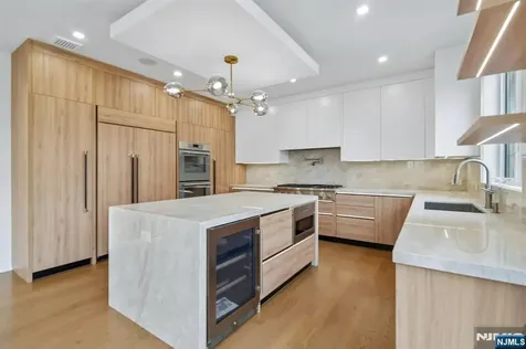 312 Bolz Street Englewood Cliffs NJ 07632