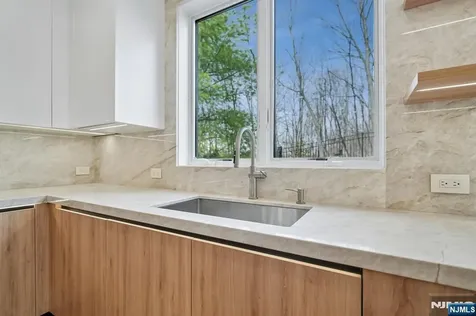312 Bolz Street Englewood Cliffs NJ 07632