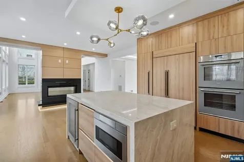 312 Bolz Street Englewood Cliffs NJ 07632