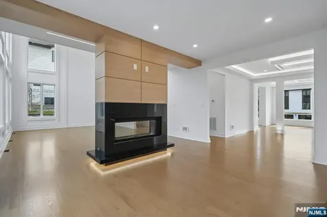 312 Bolz Street Englewood Cliffs NJ 07632