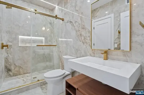 312 Bolz Street Englewood Cliffs NJ 07632