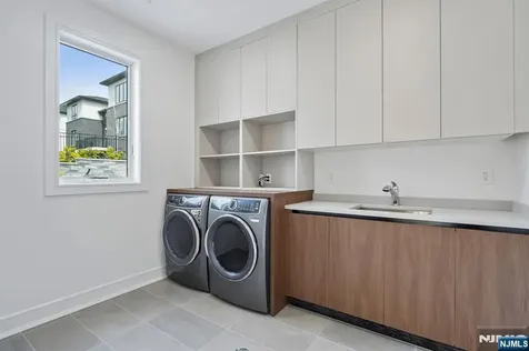 312 Bolz Street Englewood Cliffs NJ 07632
