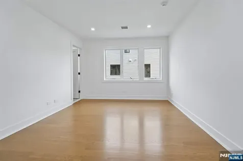 312 Bolz Street Englewood Cliffs NJ 07632