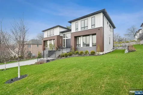 312 Bolz Street Englewood Cliffs NJ 07632